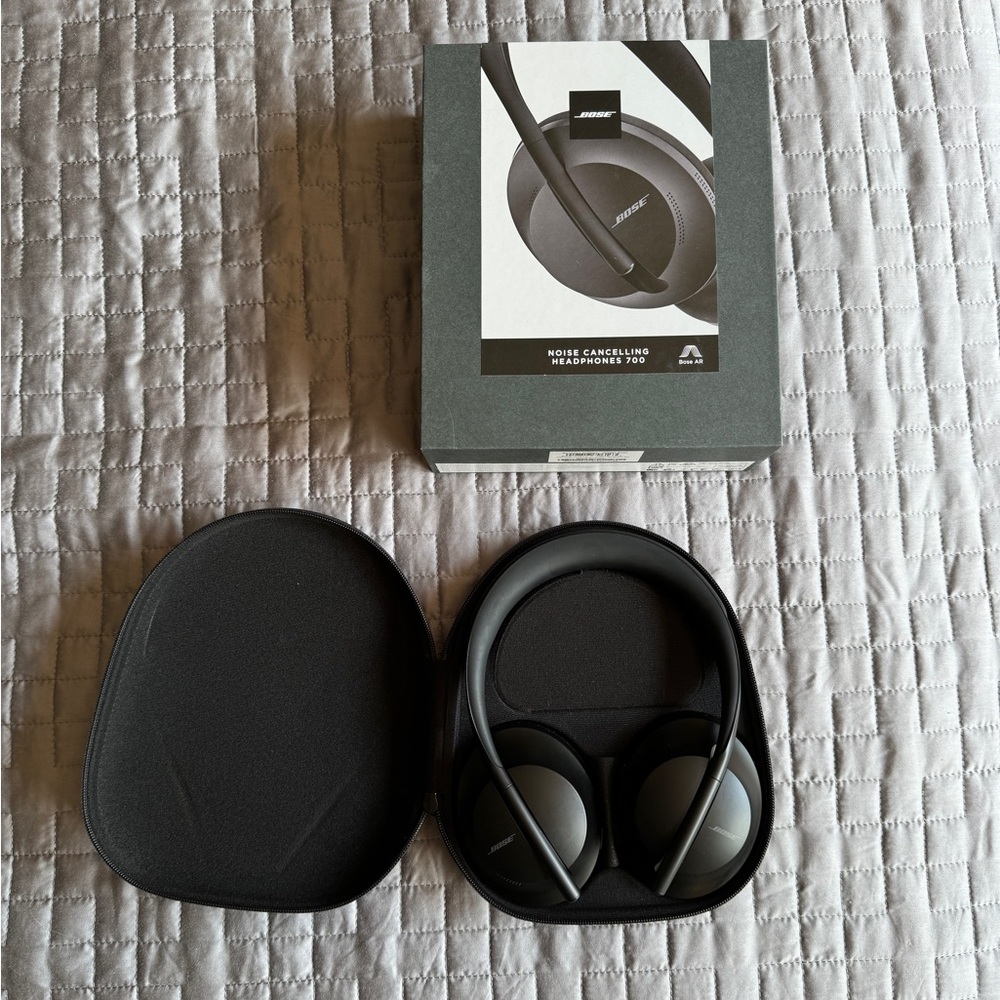 Bose Noise Cancelling 700 Headphones